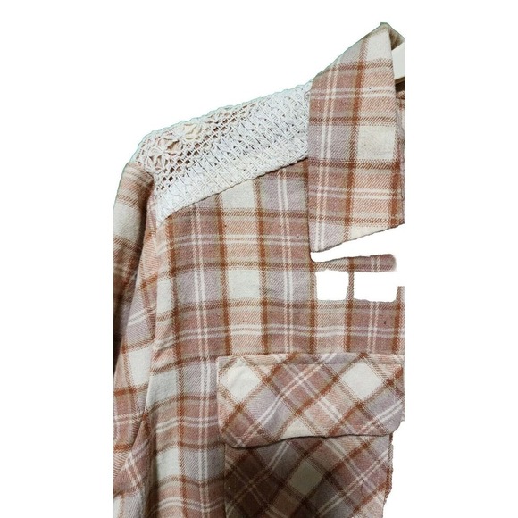 Eden & Olivia Women's Brown/Pink Plaid Flannel Size Med Button Up W/Crochet - Picture 5 of 7